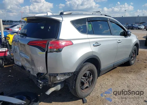 2017 Toyota Rav4 Le z USA, uszkodzony, nr VIN 2T3ZFREV3HW335310